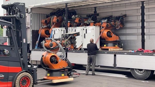 KUKA KR 210-2  K-F 2000 2010 MODEL ROBOT