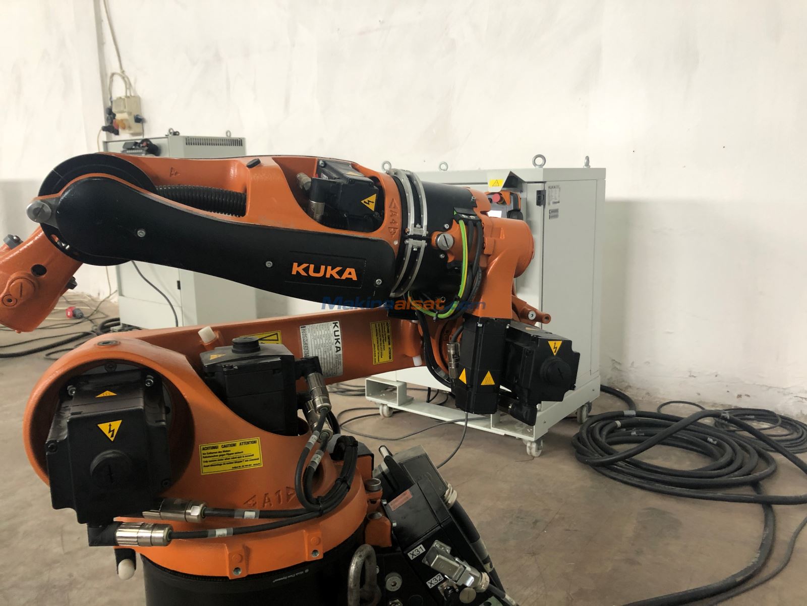 Kuka Kr240r2500 Krc4 Robot Kol Used Robots Machine For Sale