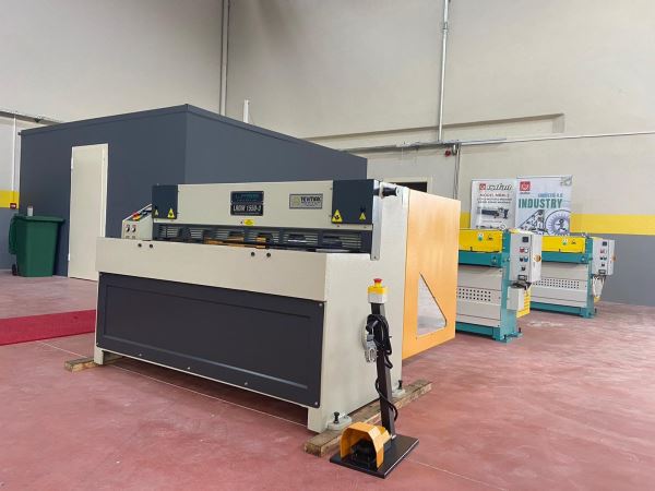 LRGM 1550X3 MM. NC REDÜKTÖRLÜ GİYOTİN MAKAS