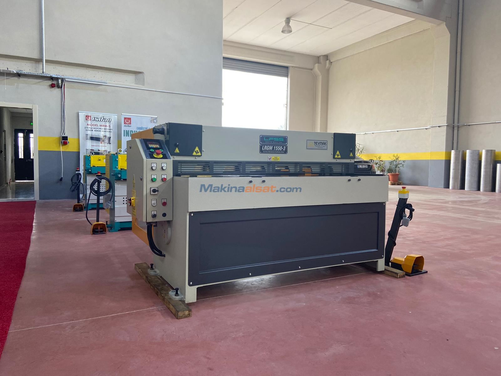 LRGM 1550X3 MM. NC REDÜKTÖRLÜ GİYOTİN MAKAS