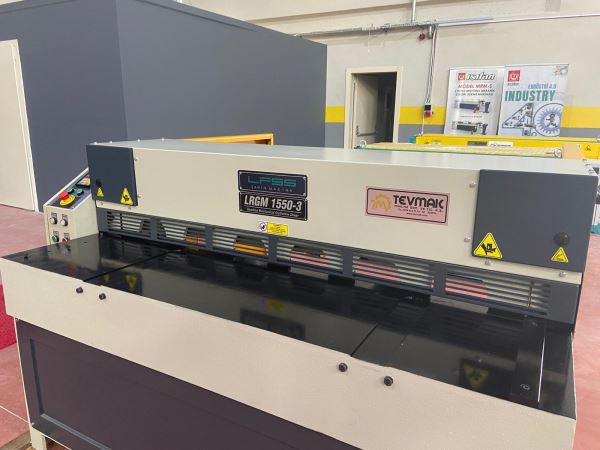 LRGM 1550X3 MM. NC REDÜKTÖRLÜ GİYOTİN MAKAS