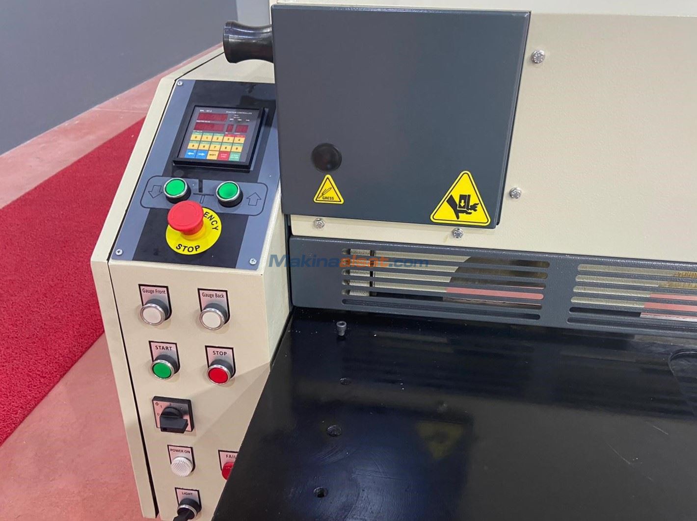LRGM 1550X3 MM. NC REDÜKTÖRLÜ GİYOTİN MAKAS