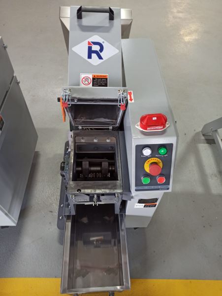 Makine Başı (Yanı) Plastik Yolluk Kırma Makineleri