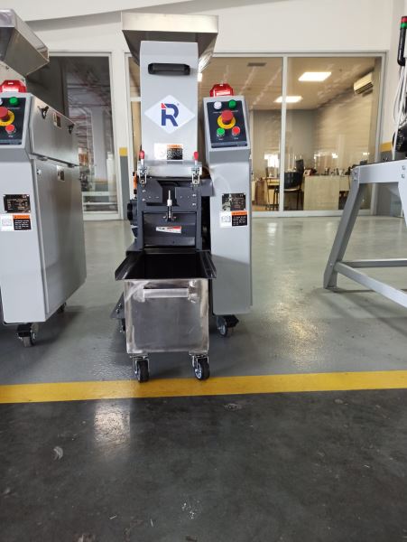 Makine Başı (Yanı) Plastik Yolluk Kırma Makineleri