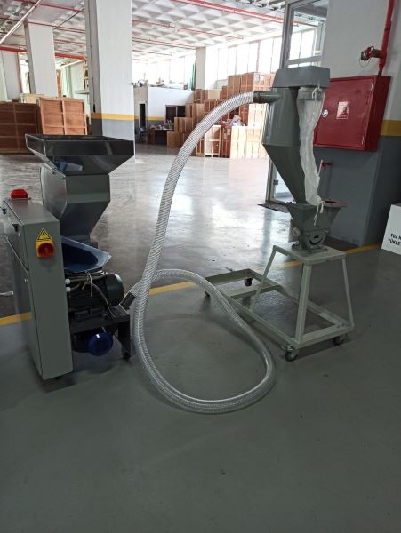 Makine Başı (Yanı) Plastik Yolluk Kırma Makineleri