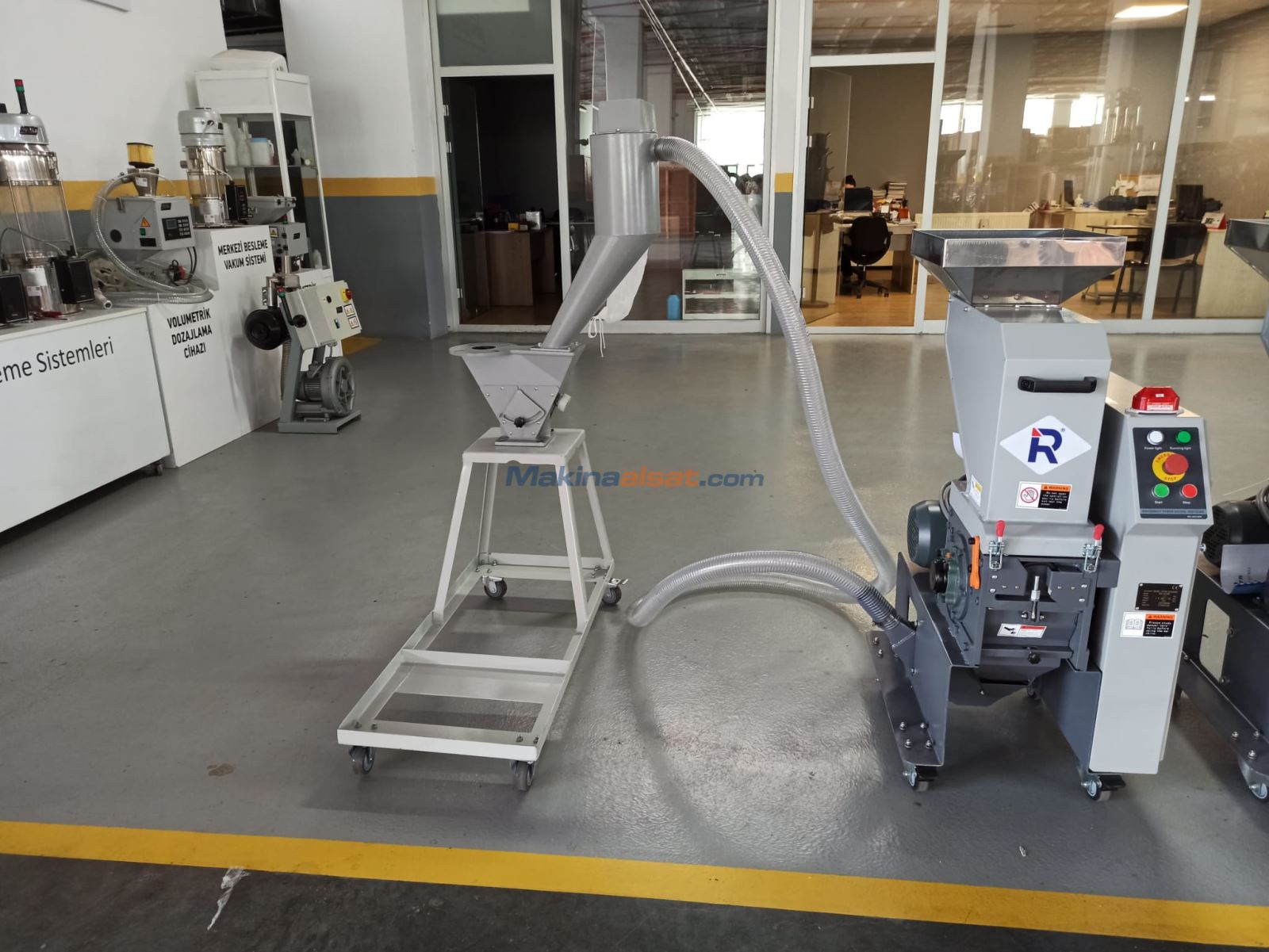 Makine Başı (Yanı) Plastik Yolluk Kırma Makineleri