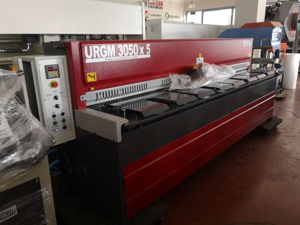 3050 MM - 2550 MM - 1550 MM X 3MM - 4MM - 5MM DİJİTAL ARKA DAYAMA REDÜKTOR MOTORLU GİYOTİN MAKAS