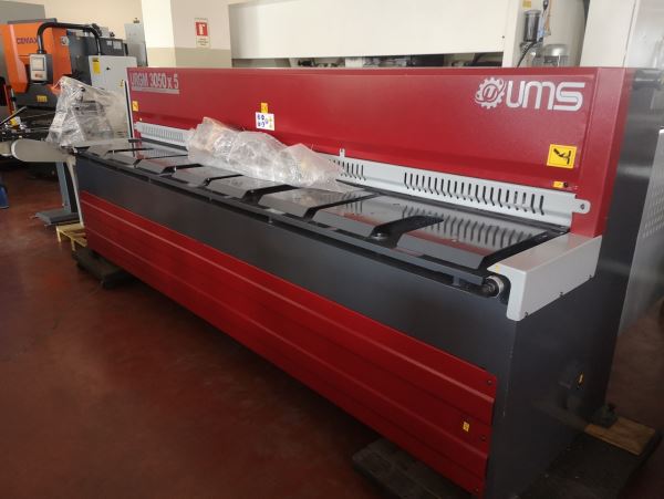 3050 MM - 2550 MM - 1550 MM X 3MM - 4MM - 5MM DİJİTAL ARKA DAYAMA REDÜKTOR MOTORLU GİYOTİN MAKAS
