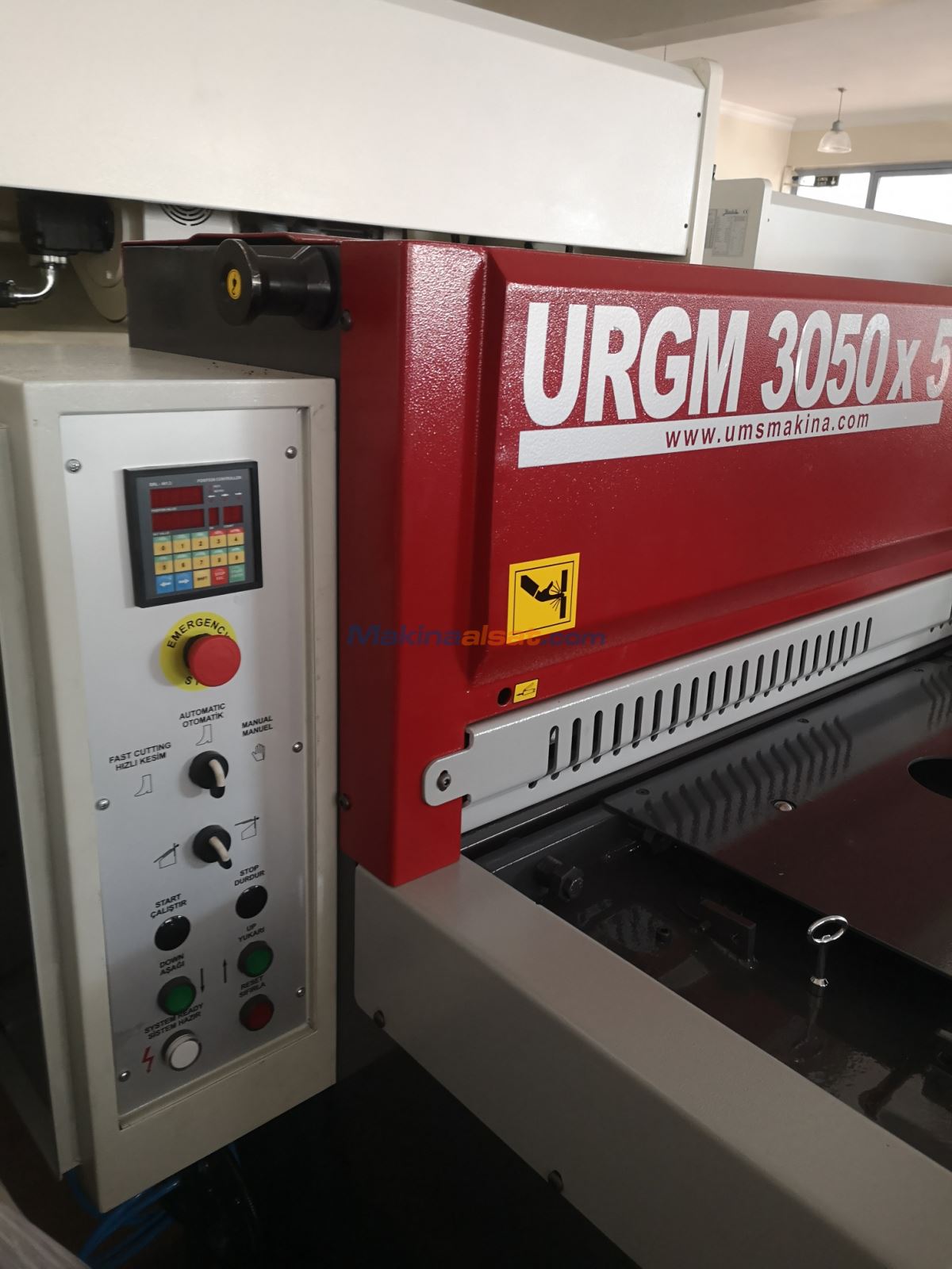 3050 MM - 2550 MM - 1550 MM X 3MM - 4MM - 5MM DİJİTAL ARKA DAYAMA REDÜKTOR MOTORLU GİYOTİN MAKAS
