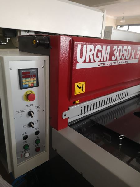3050 MM - 2550 MM - 1550 MM X 3MM - 4MM - 5MM DİJİTAL ARKA DAYAMA REDÜKTOR MOTORLU GİYOTİN MAKAS