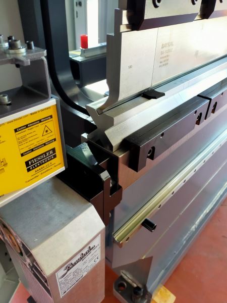 STOKTAN TESLİM!! BAYKAL APHS 31200 SIFIR DELEM 66 EKRAN MOTORLU BOMBELEME CNC HİDROLİK ABKANT