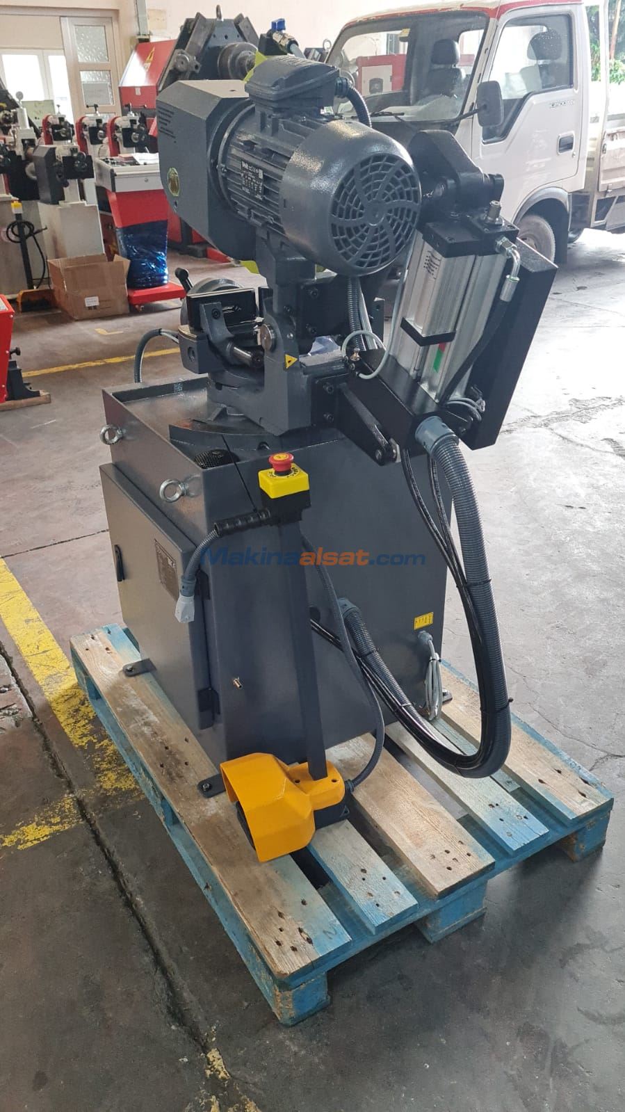 V 315 X İLERİ TEKNİK YARI OTOMATİK SULU KESİM