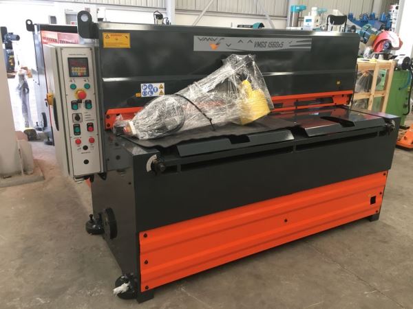 VAAV 1.5 METRE 5 MM NC REDÜTÖRLÜ GİYOTİN MAKAS